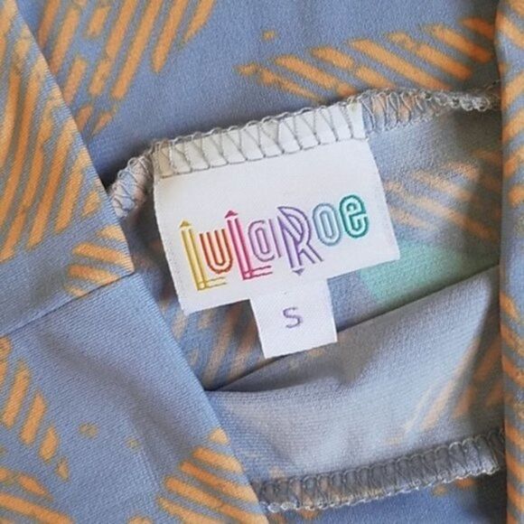 š¼LularoeĀ Azureāaztecāprintāskirt - Picture 2 of 8